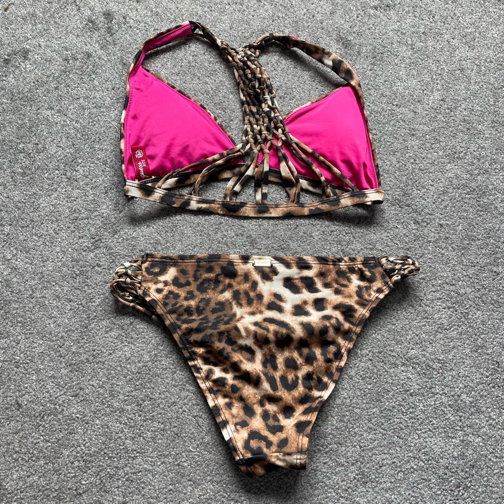 Guess Bikini - Picture 3 of 4
